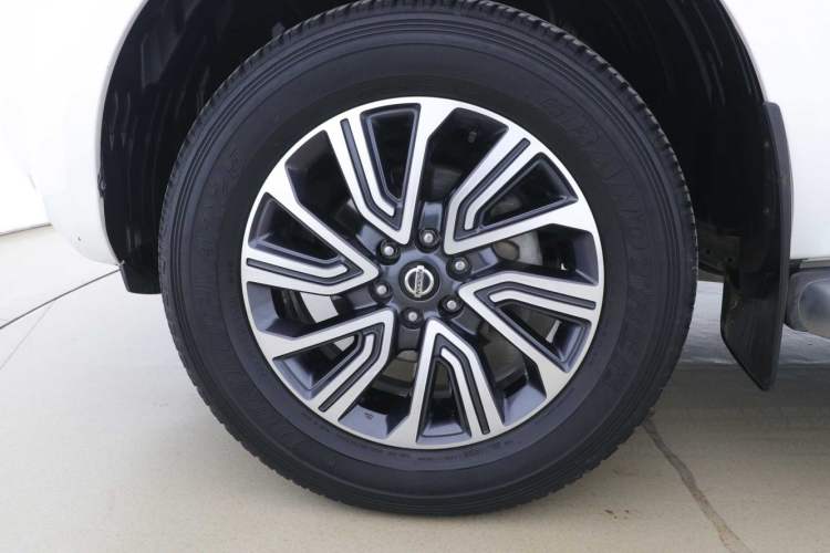 Used Nissan Terra 2020 2.5L XL Upper 4WD Automatic Four-Wheel Drive Luxury Edition Exterior 9