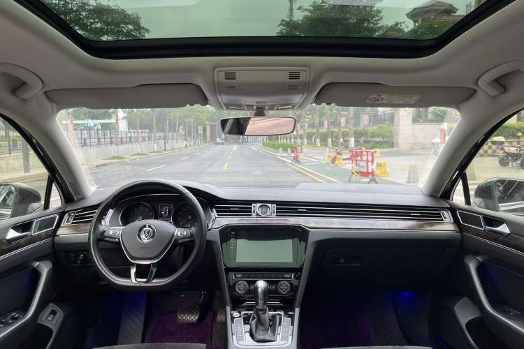 Used Volkswagen Magotan 2017 380TSI DSG Luxury Model Steering Wheel