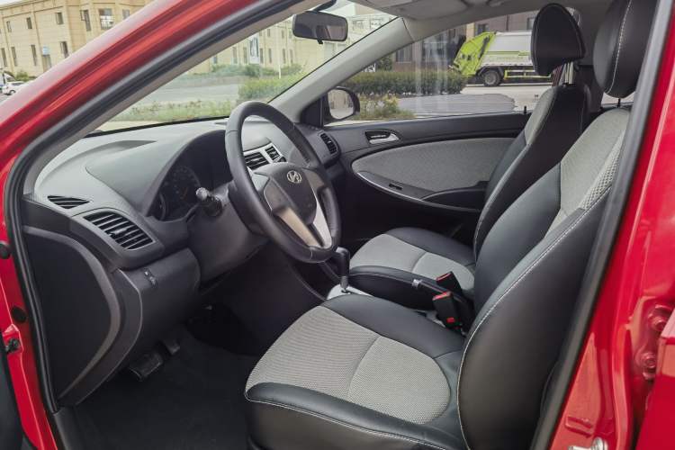 Used Hyundai Verna Ray 2014 1.4L Automatic GLX