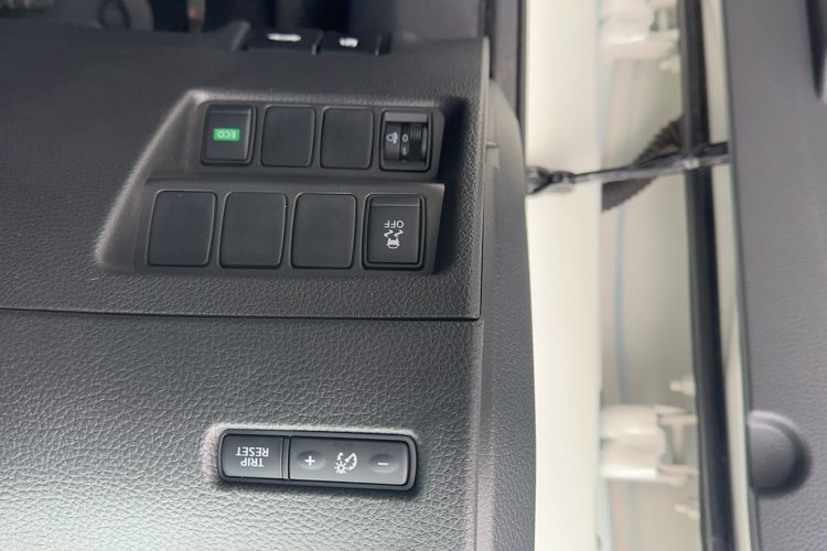 Used Nissan X-Trail 2017 2.0L CVT Comfort Edition 2WD Interior 9