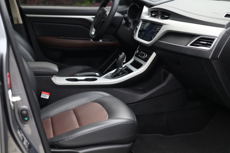 Used Geely Auto Vision 2018 1.5L Automatic Prestige Model Interior 9