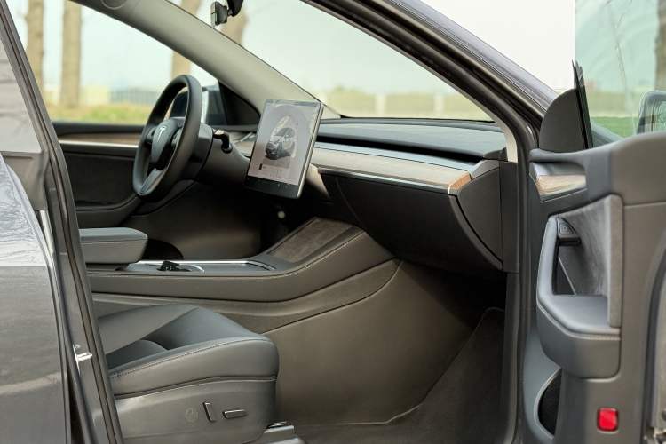 Used Tesla Model Y 2022 Revised Version Rear-Wheel Drive Interior 6