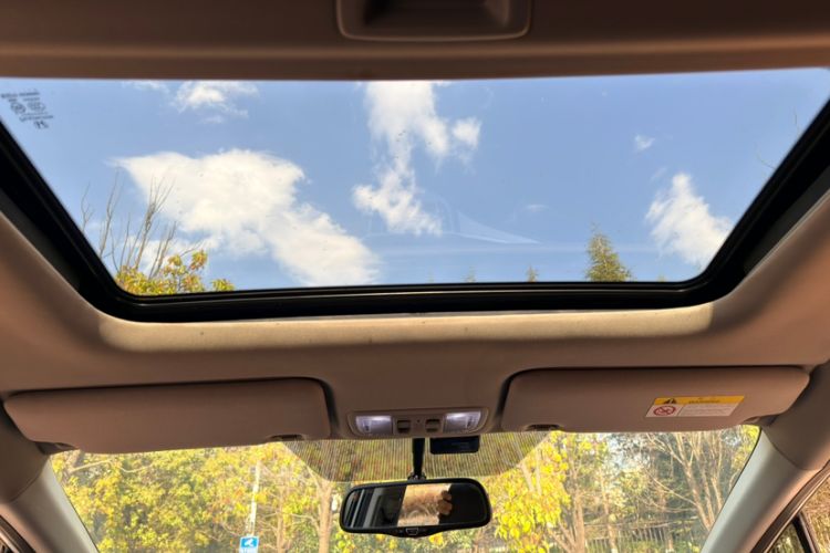 Used Honda Jade 2017 1.8L automatic Comfort version 5 seats Interior 8