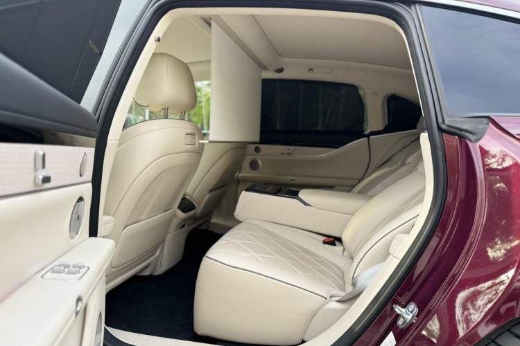 Used Hima Stelato S9 2025 Extended-Range Ultra Interior 2