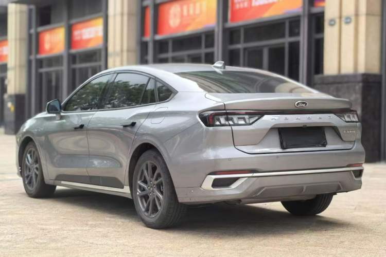 Used Ford Mondeo 2025 2.0T EcoBoost Luxury Version
