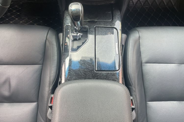 Used Toyota Crown 2018 2.0T Fashion Edition
