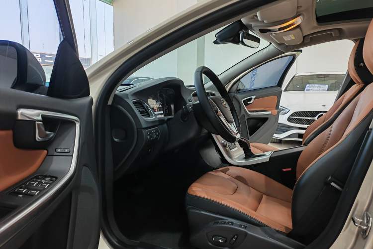 Used Volvo S60 2018 S60L T3 Smart Progress Edition Interior 2