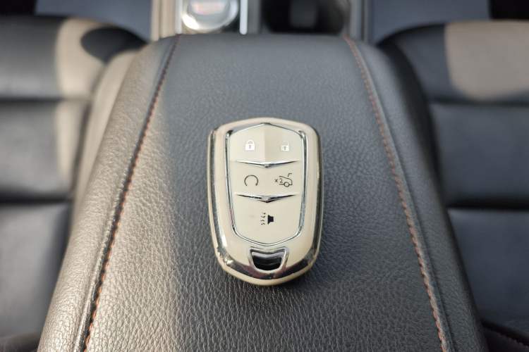 Used Cadillac XT4 2022 28T Four-Wheel Drive Platinum Edition Interior 7