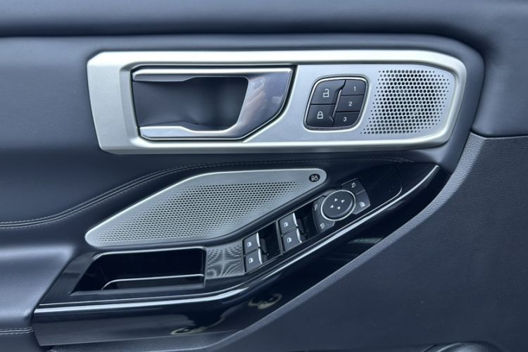 Used Ford Explorer 2020 EcoBoost 285 4x4 Platinum Edition 6 Seats