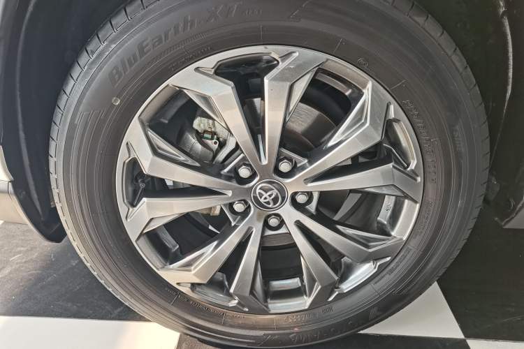 Used Toyota RAV4 2023 2.0L CVT Two-Wheel Drive Fashion Plus Edition
