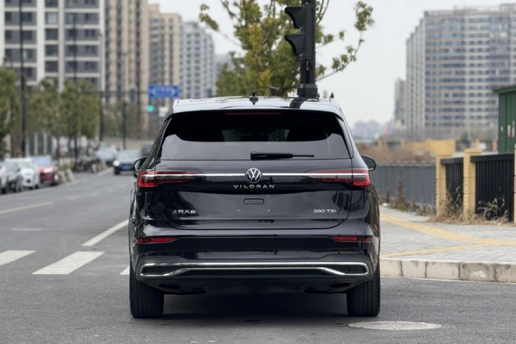 Used Volkswagen Viloran 2024 380TSI Premium Edition Exterior 6