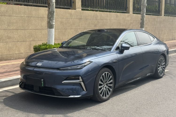 Used Geely Galaxy 8 2025 130km EM-P Starship Edition