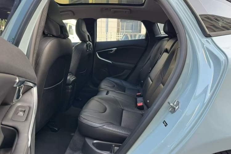 Used Volvo V40 2017 T3 Zhiyi Edition