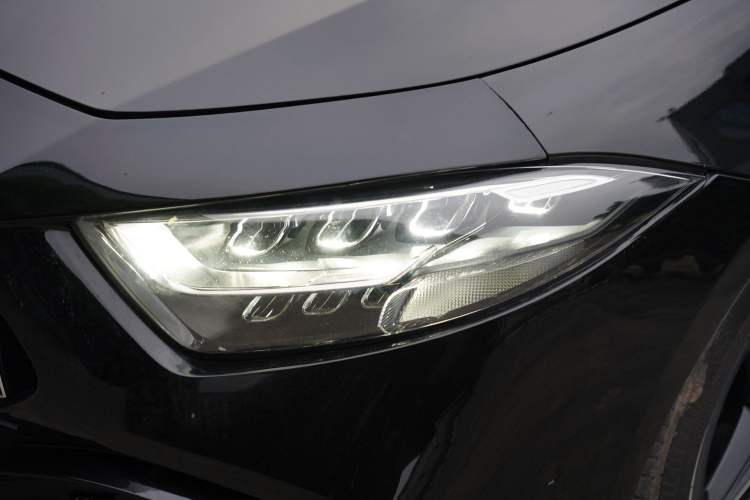 Used Mercedes-Benz CLS 2021 CLS 300 Luxury Model Exterior 8