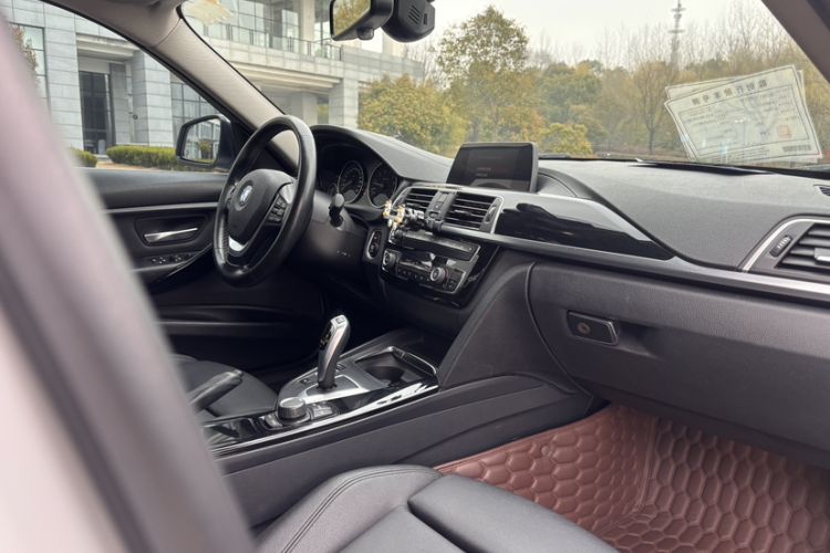 Used BMW 3 Series 2018 320Li Fashion Model
