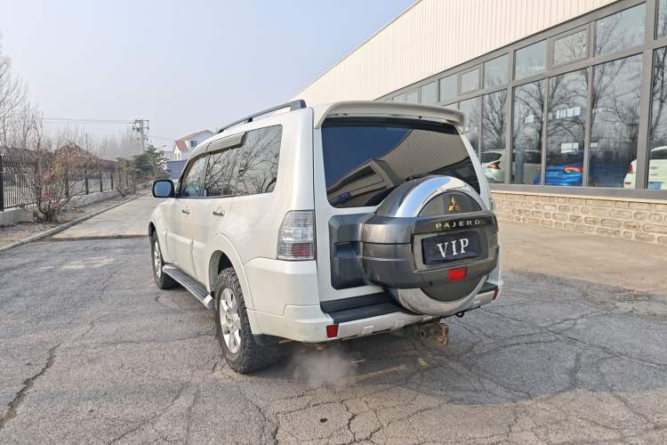 Used Mitsubishi Pajero 2015 3.0L Automatic Elite Edition China V Standard Exterior 4