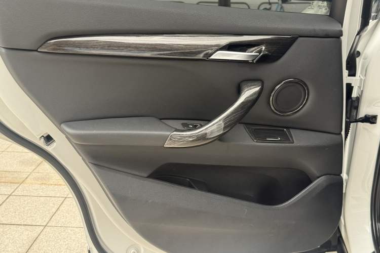 Used BMW X1 2018 sDrive18Li Fashion Model Interior 3