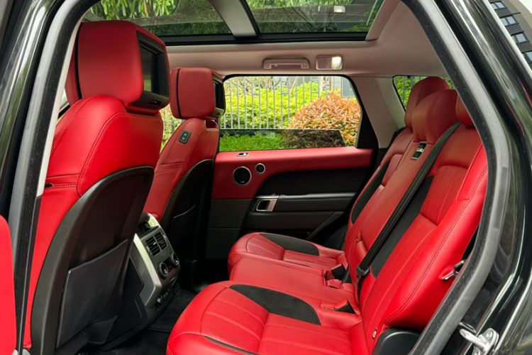 Used Land Rover Range Sport 2018 3.0 SC V6 HSE DYNAMIC Interior 3