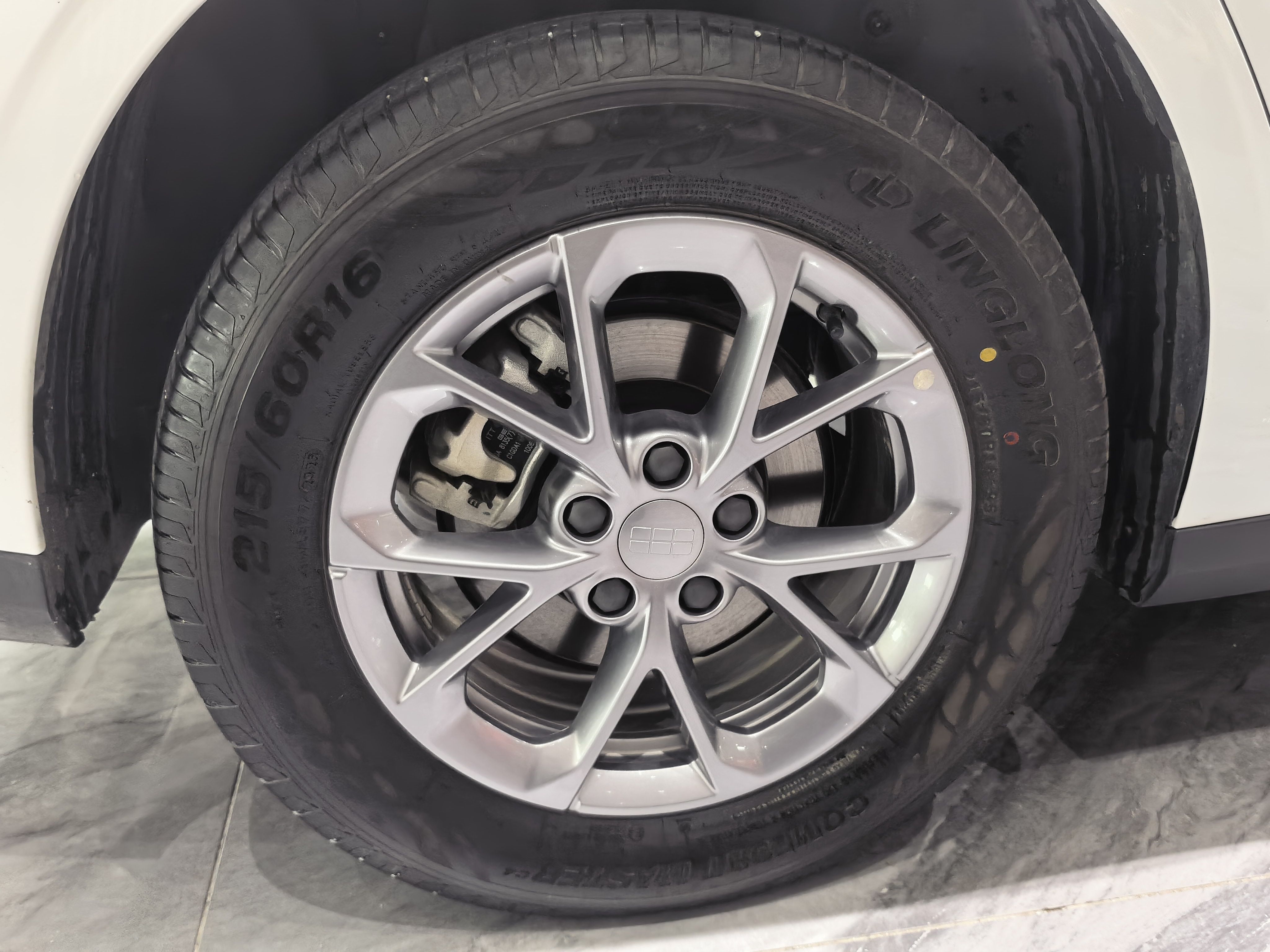 Geely Galaxy L6 2025 EM-i 60km Launch Edition — снимка 19