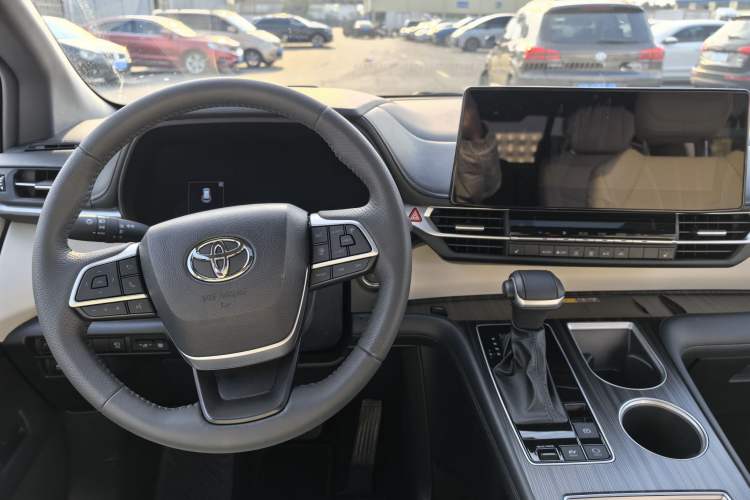 Used Toyota Granvia 2024 2.5L Hybrid Prestige ULTRA Edition