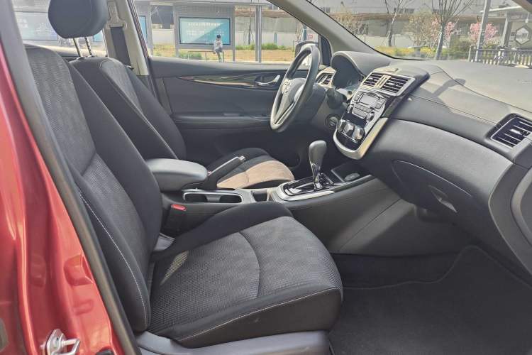 Used Nissan Tiida 2019 1.6L CVT Cool Edition China VI Standard Interior 4