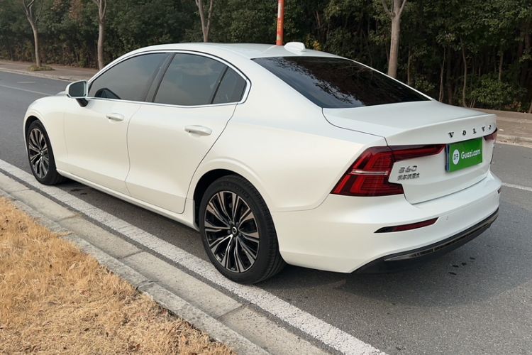 Used Volvo S60 2023 B4 Zhiyuan Luxury Edition