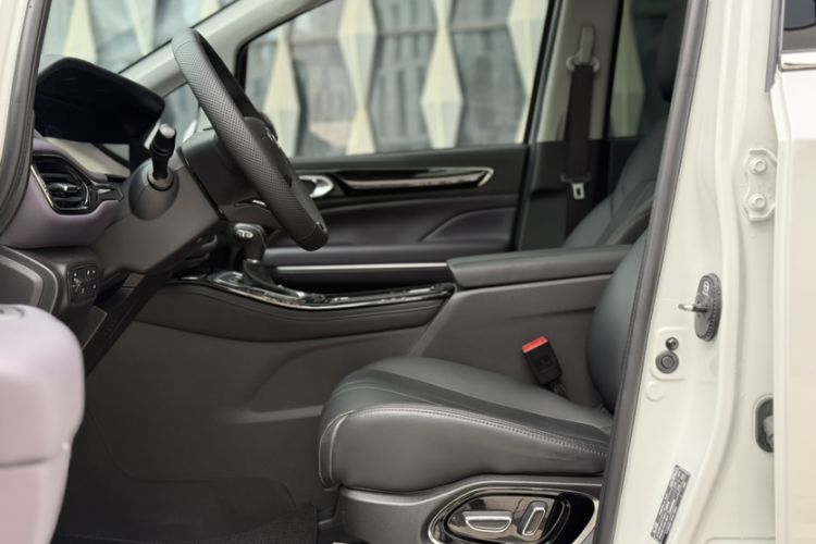 Used GAC Trumpchi M6 2024 MAX 270T WDCT Luxury Edition
