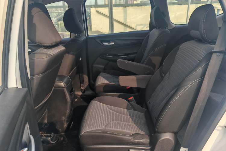 Used Baojun 730 2019 1.5L Manual Fashion Model 7-seater National V