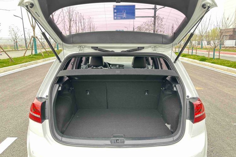 Used Volkswagen Golf 2017 280TSI Automatic R-Line Million-Vehicle Commemorative Edition
