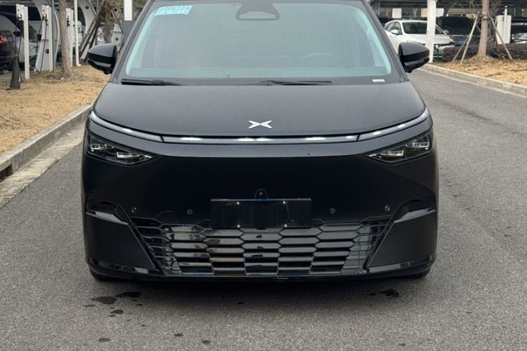 Used XPeng X9 2024 702 Ultra-Long Range Pro
