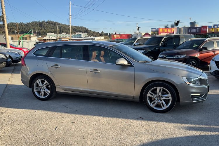 Used Volvo V60 2014 Restyled T5 Zhiya Edition