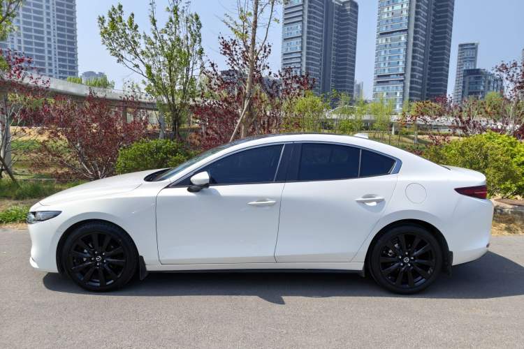 Used Mazda 3 Axela 2021 2.0L Automatic Zhiyao Edition Exterior 3
