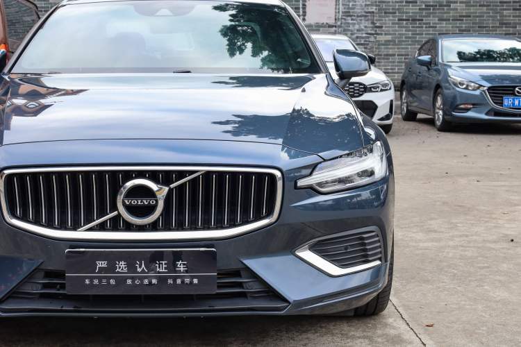 Used Volvo S60 New Energy 2022 T8 eDrive Hybrid All-Wheel Drive Smart Luxury Edition Exterior 9