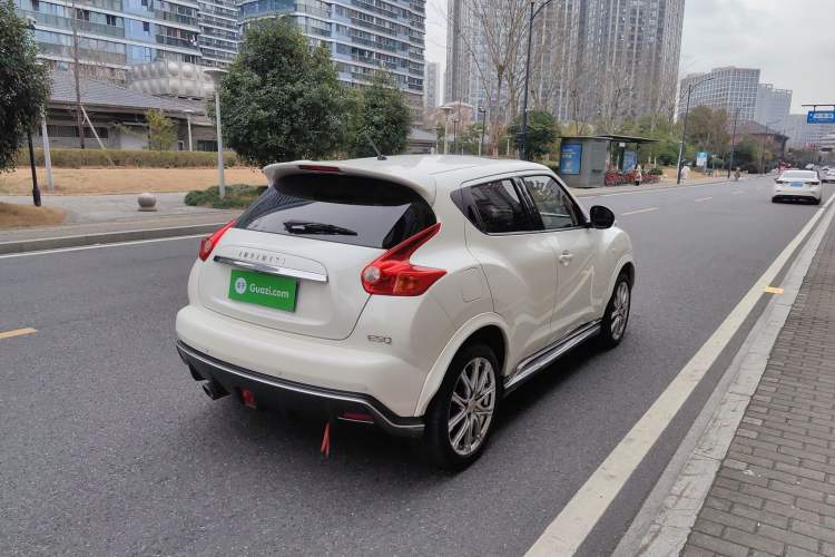 Used Infiniti ESQ 2014 1.6L Luxury Edition Exterior 6