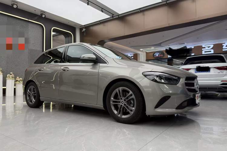Used Mercedes-Benz B-Class 2020 B 200 Sport Edition Exterior 6