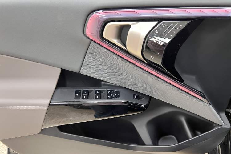 Used BMW X3 2025 xDrive30L Luxury Edition M Sport Package Interior 11