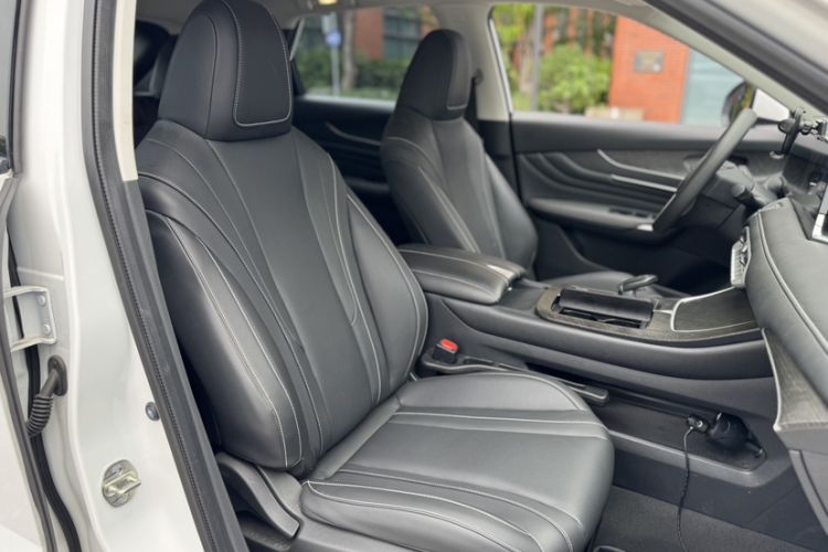 Used Venucia V 2022 260T Custom Edition · Idol Interior 2