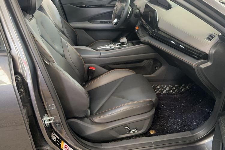 Used CHANGAN UNI-V 2022 1.5T Prestige Version Right Front Seat