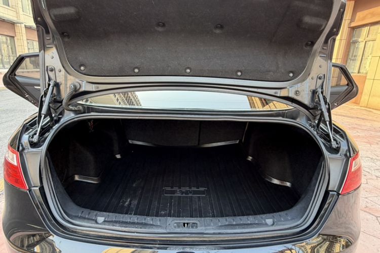 Used Bestune B70 2014 2.0L automatic luxury version
