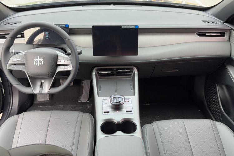 Used BYD Qin PLUS 2025 DM-i Smart Drive 55KM Leading Model
