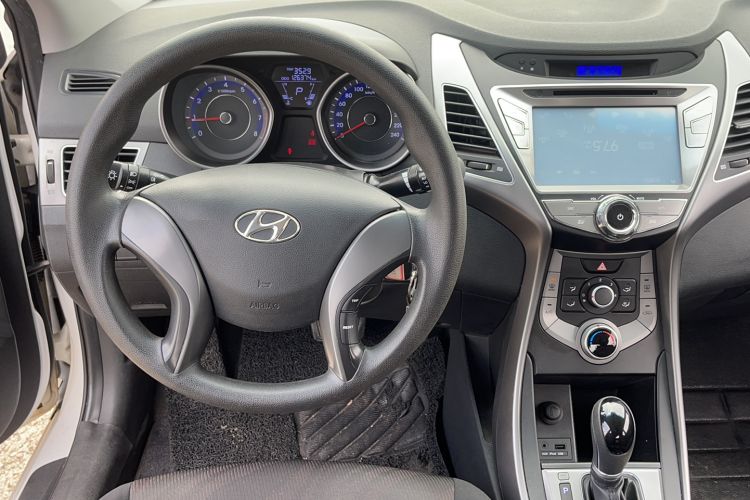 Used Hyundai Elantra (5th Generation / Langdong) 2012 1.6L Automatic Fashion Edition Steering Wheel