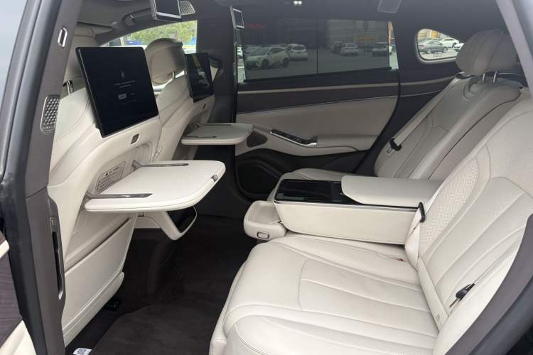 Used Denza Z9 2024 1100 km All-Wheel-Drive Ultra Version