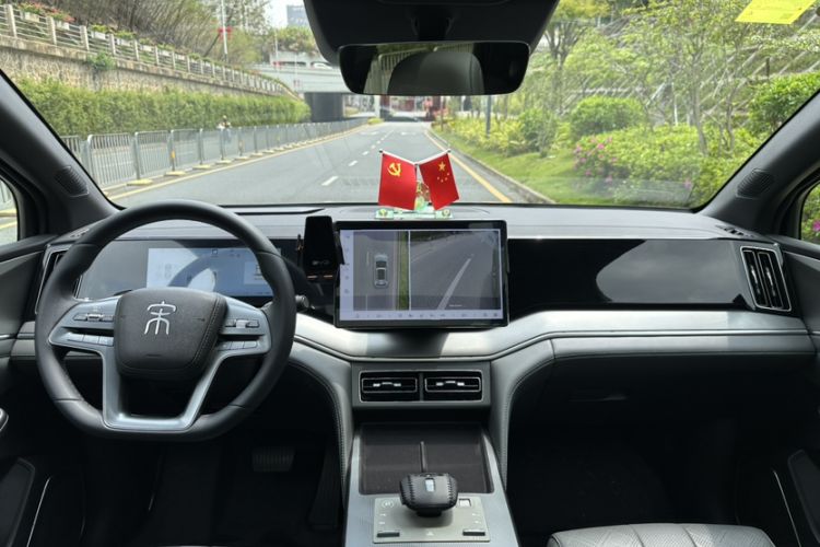 Used BYD Song L DM-i 2025 Intelligent Driving Version 112 km Leading Trim Interior 3