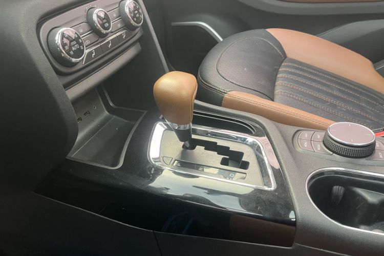 Used Soueast DX7 2015 1.5T Automatic Luxury Model
