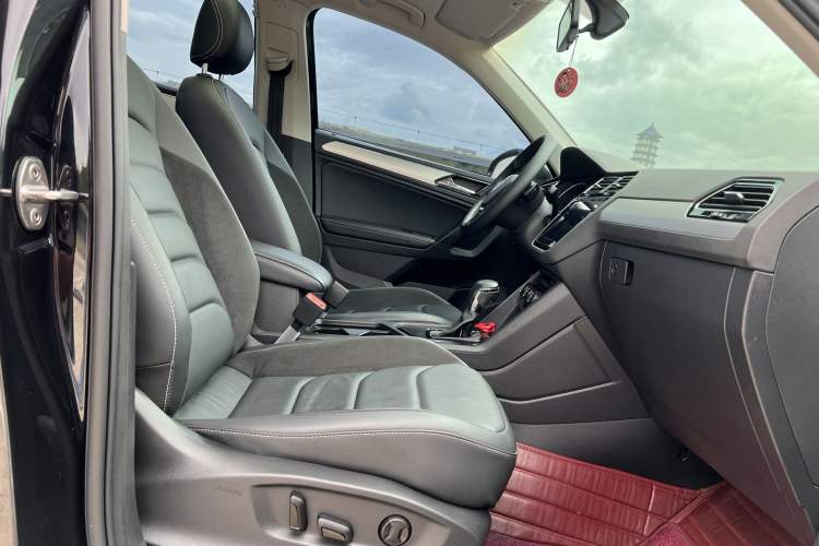 Used Volkswagen Tiguan L 2019 Updated Version 330TSI Automatic Two-Wheel Drive Panoramic Comfort Edition China VI Standard