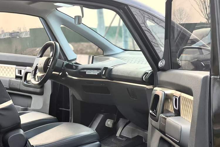 Used Baojun KiWi EV 2022 Artist Lite Edition Lithium Iron Phosphate
