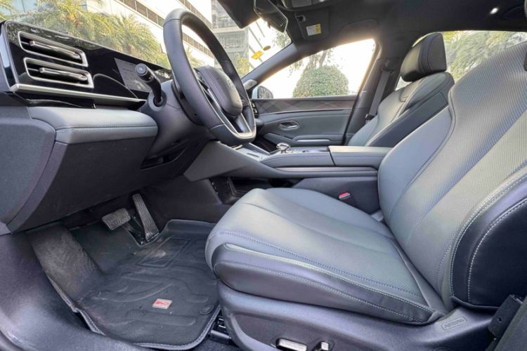 Used BYD Qin L 2025 DM-i Smart Drive 120KM Superior Model Interior 8