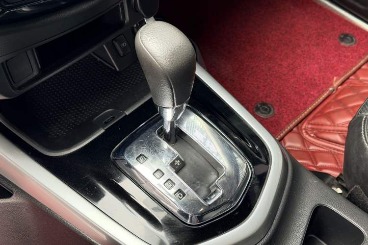 Used Nissan Terra 2018 2.5L Automatic 2WD Luxury Edition