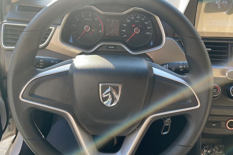 Used Baojun 310W 2017 1.5L Manual Comfort Version China VI Emission Standard
