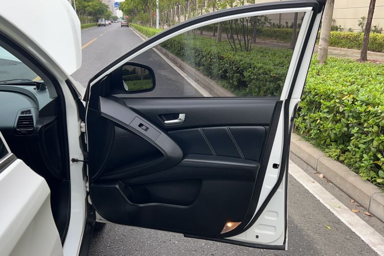 Used Luxgen U6 SUV 2016 1.8T Style Value Model
